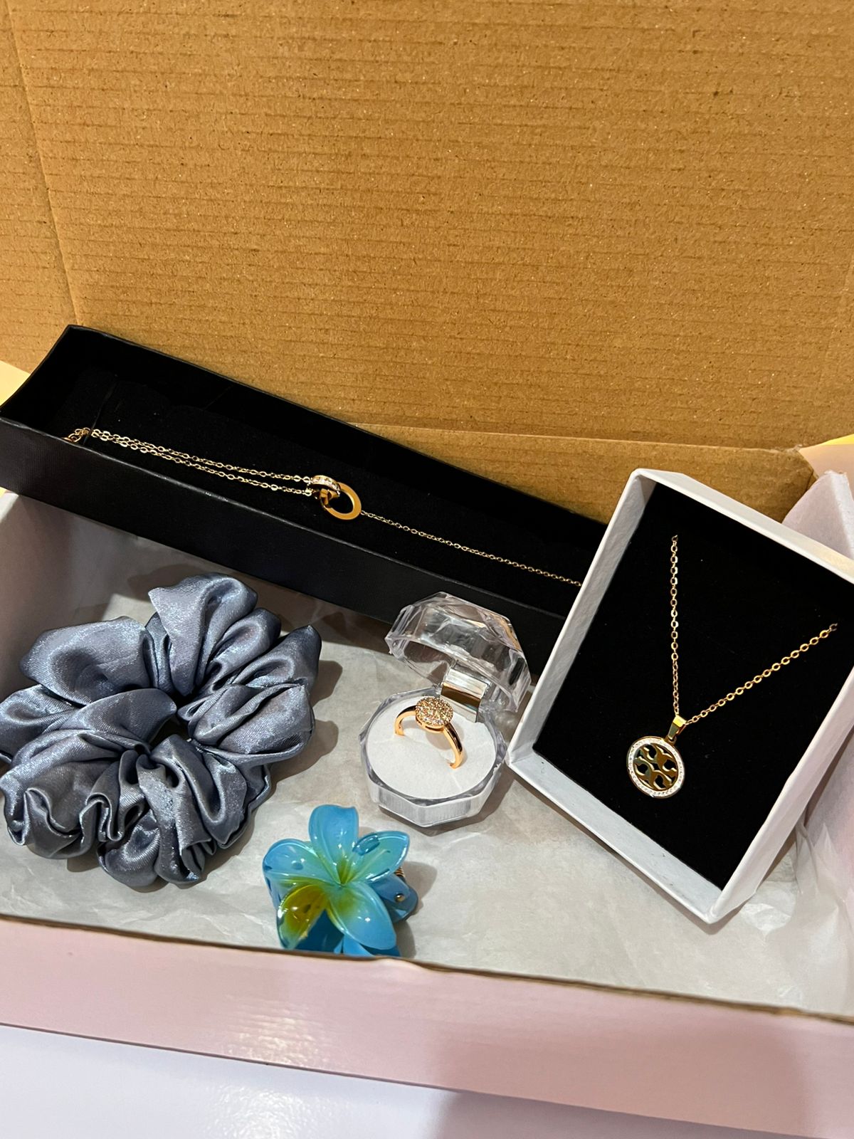 Spark Gift Hamper